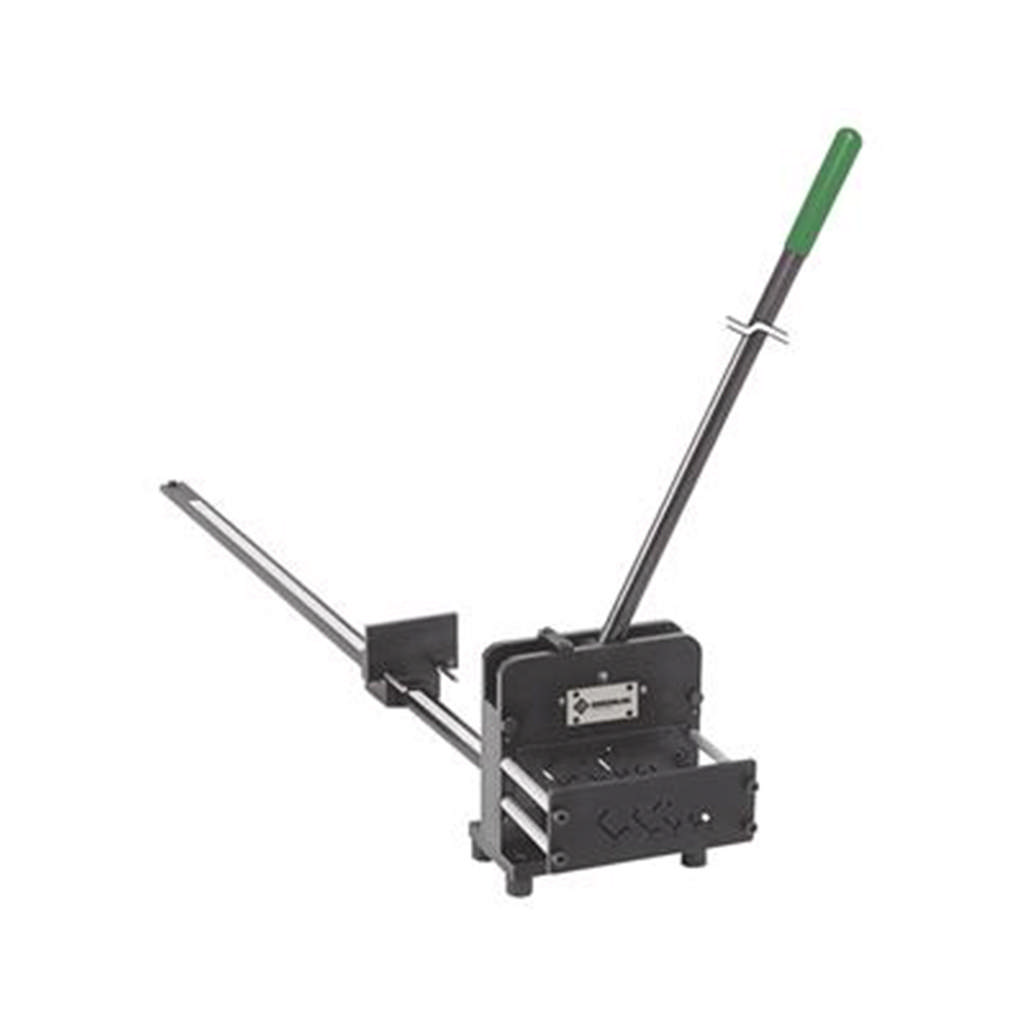 Outil de coupe et de poinçonnage pour profilés DIN