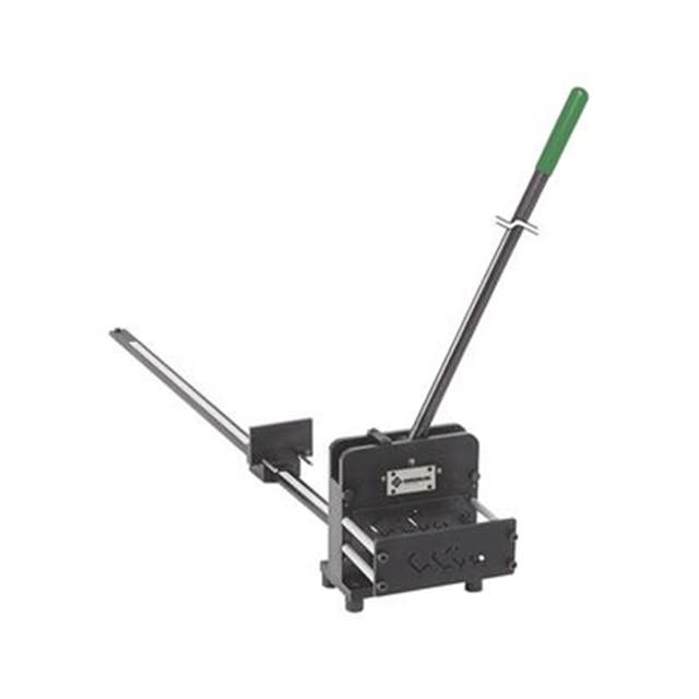 Outil de coupe et de poinçonnage pour profilés DIN