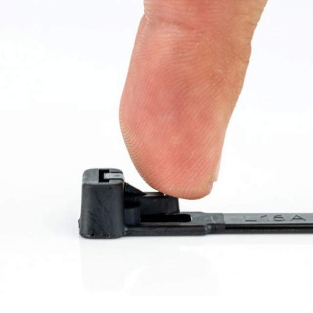 Colliers de serrage PA avec mécanisme refermable