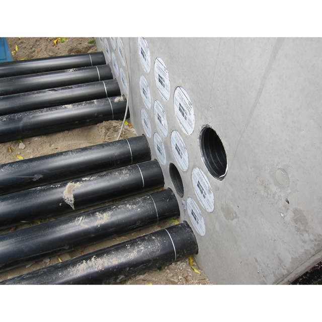 Passage étanche simple face avec manchon emboîtable en caoutchouc